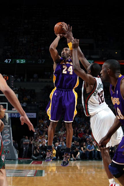 官方：足协杯决赛将于11月6日10：58开票，最低票价180元（足协杯决赛门票将于11月6日10：58开售，起价180元）