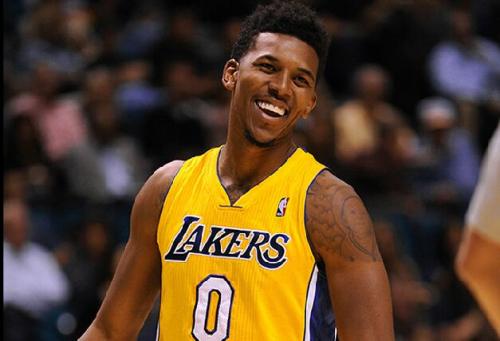 意媒：贡多齐可能在冬窗离开拉齐奥，标价至少3000万欧元（意媒：拉齐奥冬窗或放行贡多齐，至少索价3000万欧元）