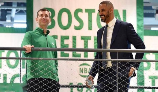 缺席9场后迎来复出！马刺大将卡斯尔表态今天将出战鹈鹕（休战9场归来，马刺新星卡斯尔确认今日对阵鹈鹕登场）