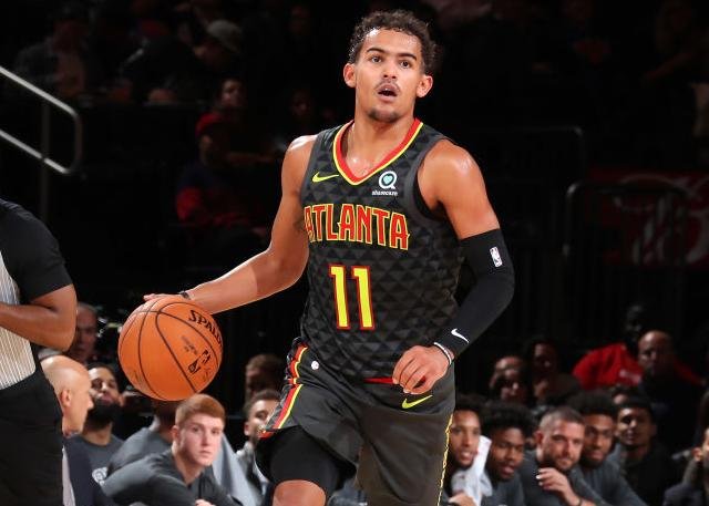 马卡：安东尼对阵里昂将首穿定制战靴，以此致敬F1巴西大奖赛（马卡：安东尼战里昂将首次上脚定制球鞋，致敬F1巴西大奖赛）