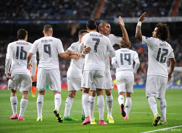 海港亚冠赛前Vlog：吉祥物伊戈已量产；林皇再度作客上海滩（海港亚冠备战Vlog：伊戈吉祥物量产上线，林皇再临上海滩）