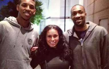 戈麦斯：儿子喜欢皮尔洛，我说光脚法好没用也要学习加图索（戈麦斯：儿子迷皮尔洛，我提醒他光有脚法不够，还得向加图索取经）