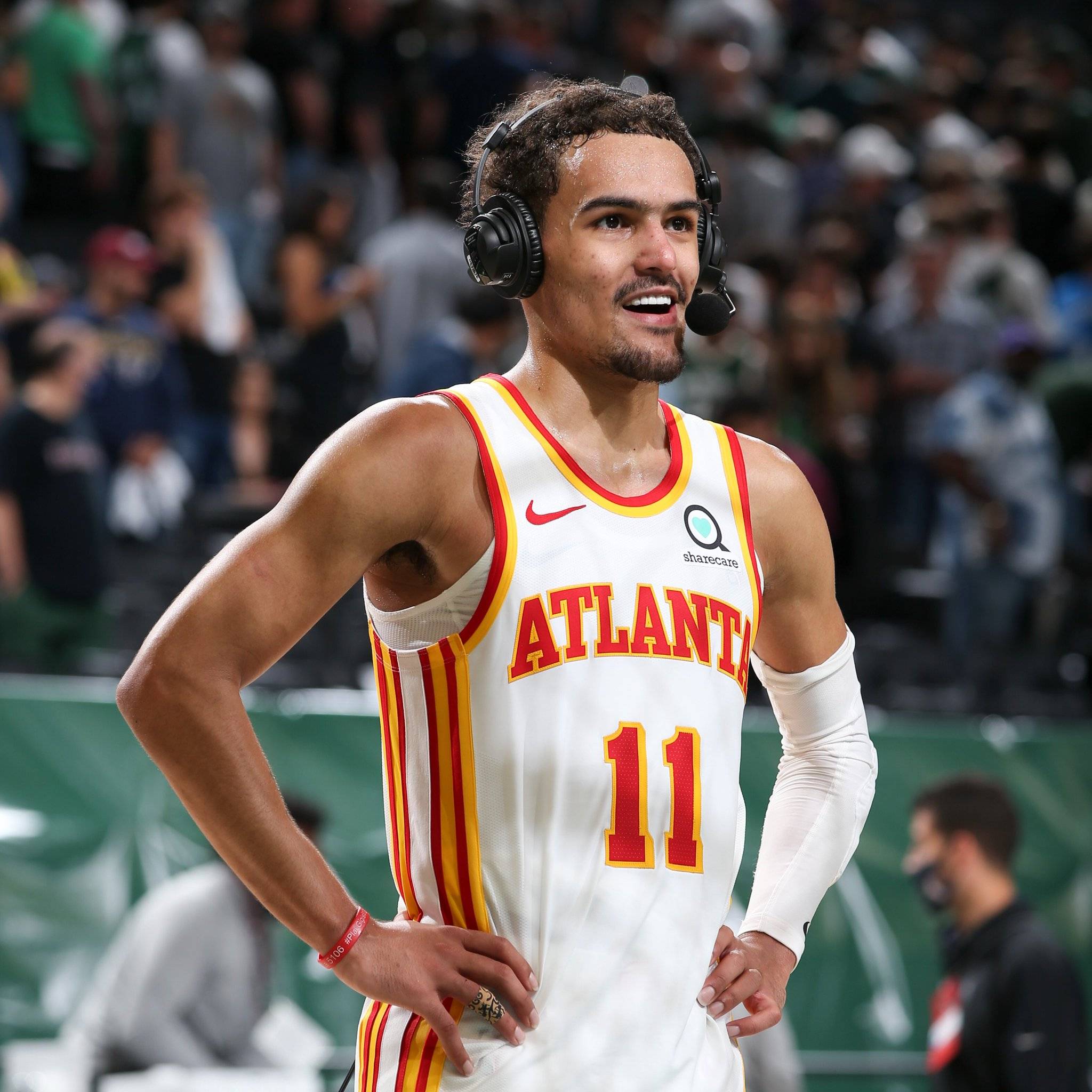 东契奇场均30.8分最高！湖人队史得分榜：老詹26.4分，科比25.1分（东契奇场均30.8分领跑，湖人队史场均得分：詹姆斯26.4分、科比25.1分）