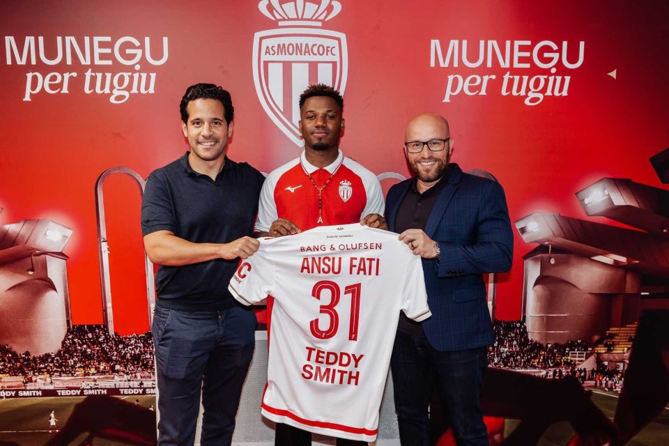 西媒：加西亚被阿拉维斯球员肘击后出现头晕，因此半场被换下（西媒称加西亚遭阿拉维斯球员肘击后感到眩晕，半场即被换下）