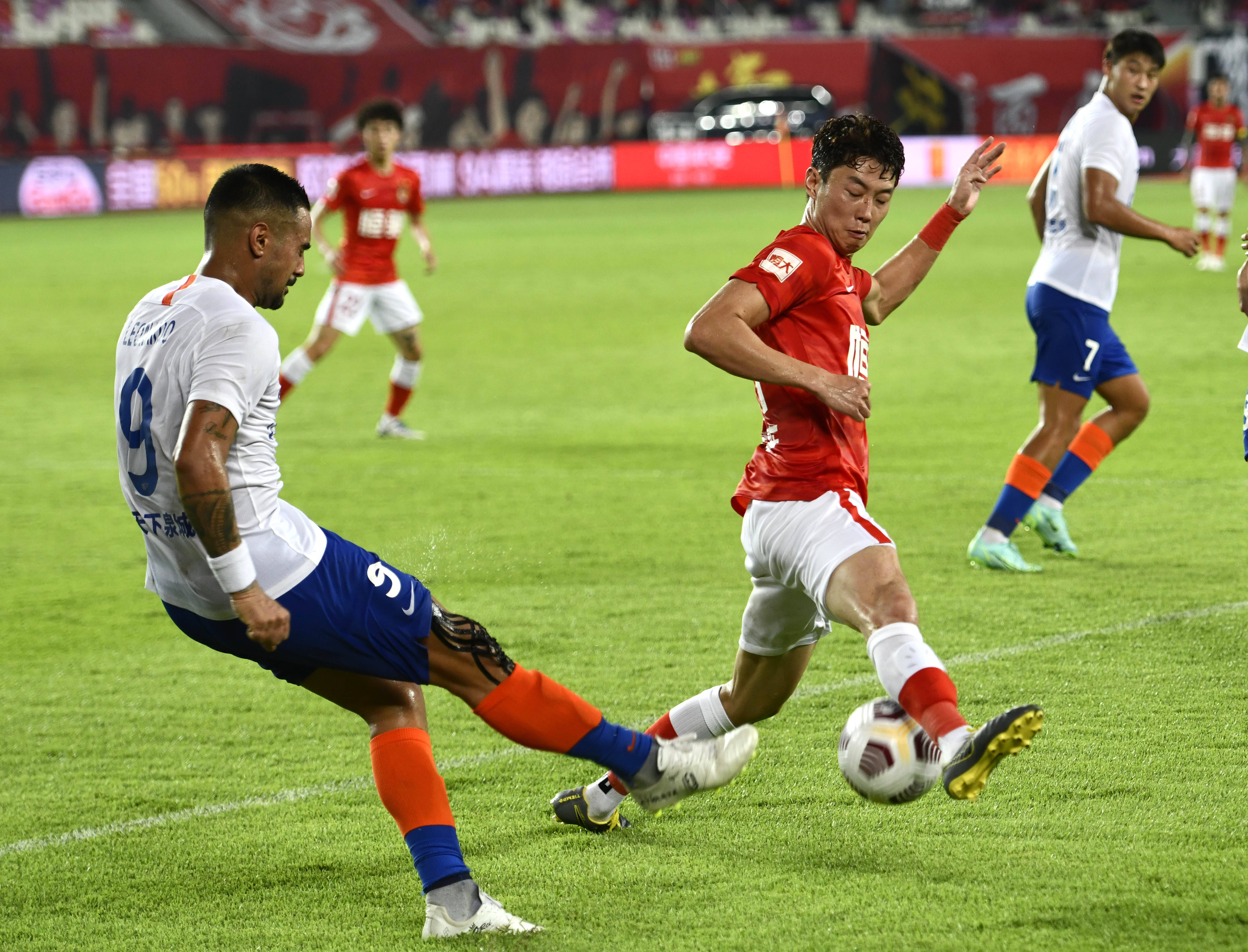 19岁零4天！弗拉格即将成在圣诞大战中出场第四年轻的球员（年仅19岁零4天，弗拉格有望成为圣诞大战史上第四年轻的出场球员）